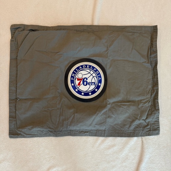 Pottery Barn Teen Gray Sham with Philadelphia 76ers Logo - Picture 1 of 4